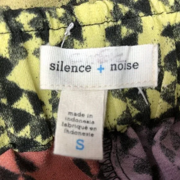 Silence + Noise Womens Shorts Size Small Colorful Geometric Athletic Gym Running - Picture 8 of 11